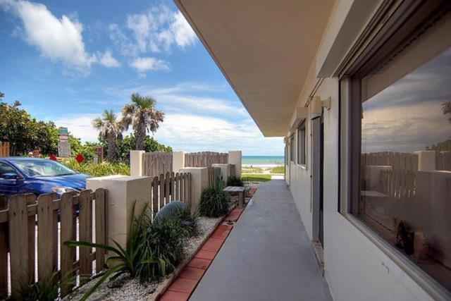 Quiet Vista Del Mar 2 Bedroom Condo Beachfront Property Cocoa Beach Extérieur photo